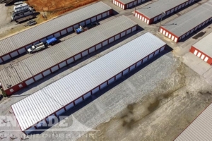 mini self storage steel building with 18 units per side