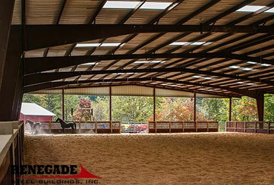 Clear span horse riding arena